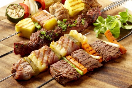 Wij presenteren u dan ook “BBQ-ART”, met “Vleesjuwelen” voor uw barbecue.